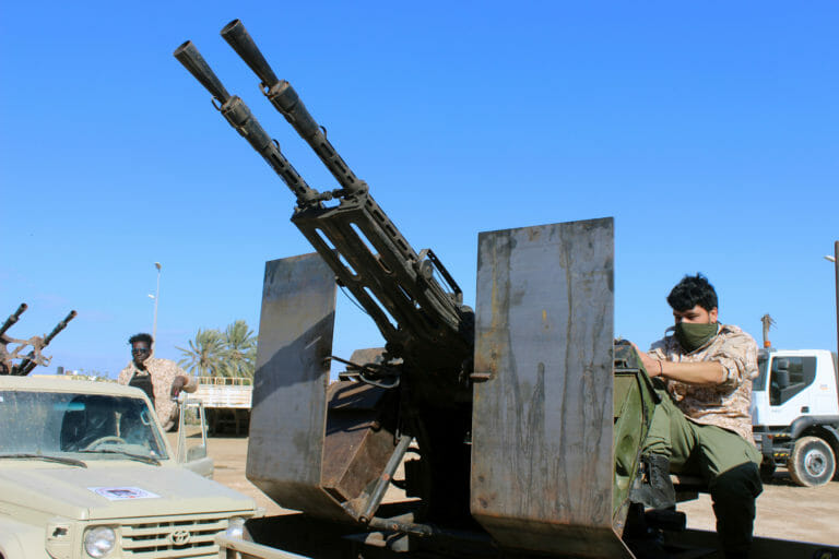 Σφοδρό σφυροκόπημα της Τρίπολης από τις δυνάμεις του Χάφταρ