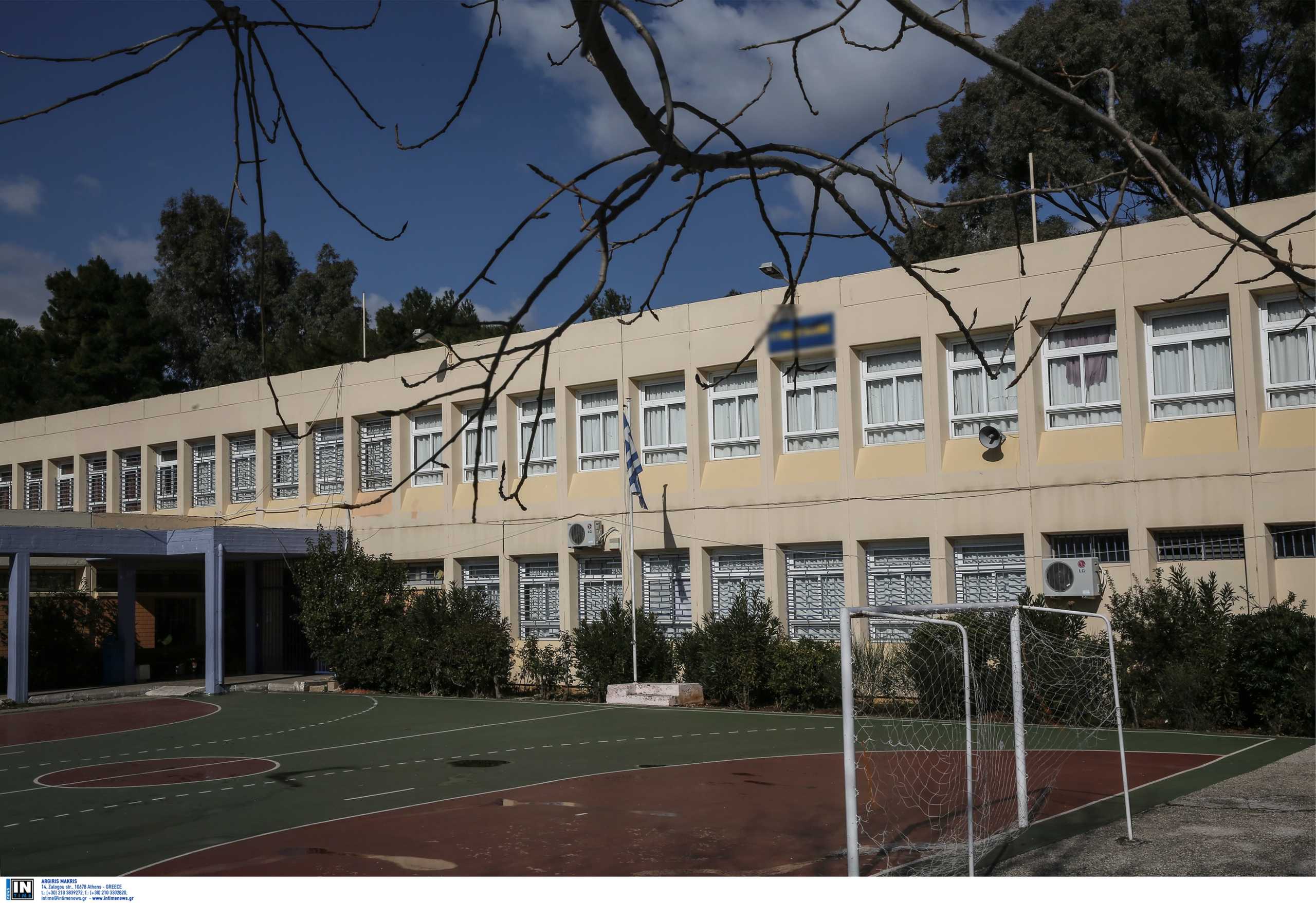 Κορονοϊός: Ένταση σε σχολεία και φροντιστήρια στα Τρίκαλα