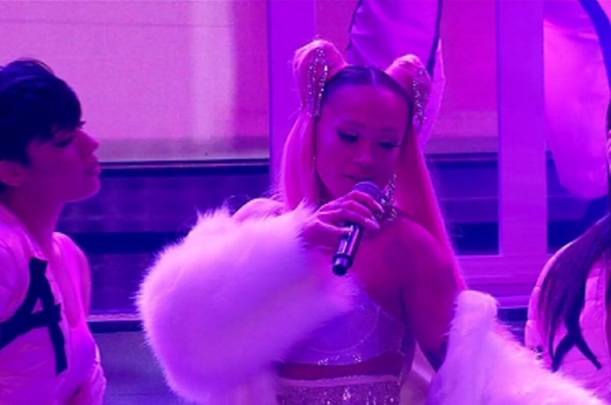 Η σέξι εμφάνιση της Τάνιας Μπρεάζου στην πρεμιέρα του YFSF! Υποδύθηκε την Ariana Grande…