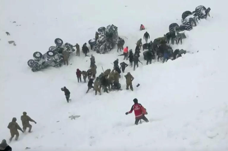 Εικόνες σοκ από την χιονοστιβάδα στην Τουρκία με τους 33 νεκρούς! Πάνω από 30 τραυματίες!