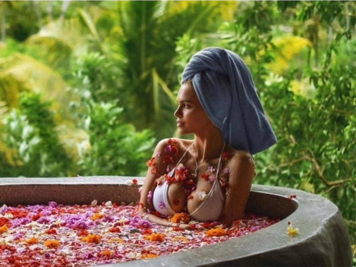 Δείτε το σέξι μοντέλο από την Ρωσία που έβαλε “φωτιά” στο Μπαλί!