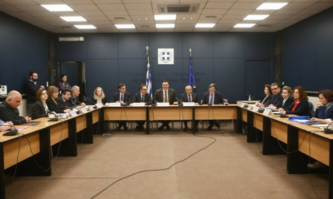 Κορωνοϊός: Έκτακτη σύσκεψη λοιμωξιολόγων στο Υπουργείο Υγείας