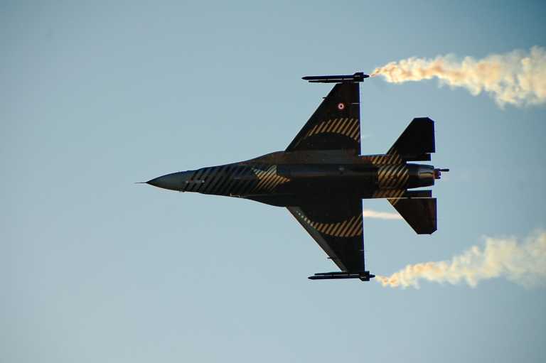 Μπαράζ υπερπτήσεων τουρκικών F-16 στο Αιγαίο