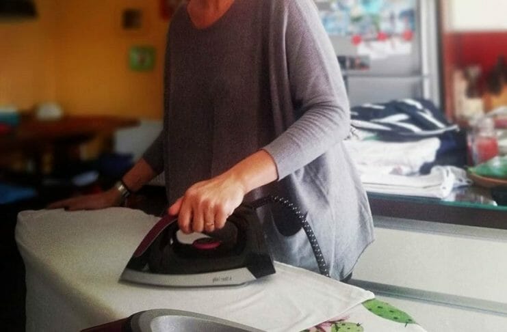 Από τα έδρανα της Βουλής στο σπίτι για σιδέρωμα – Δείτε ποια είναι!