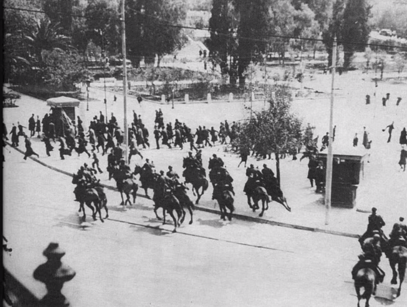 25η Μαρτίου: Η επίθεση των Ιταλών στους χιλιάδες Έλληνες που τιμούσαν την επανάσταση το 1943