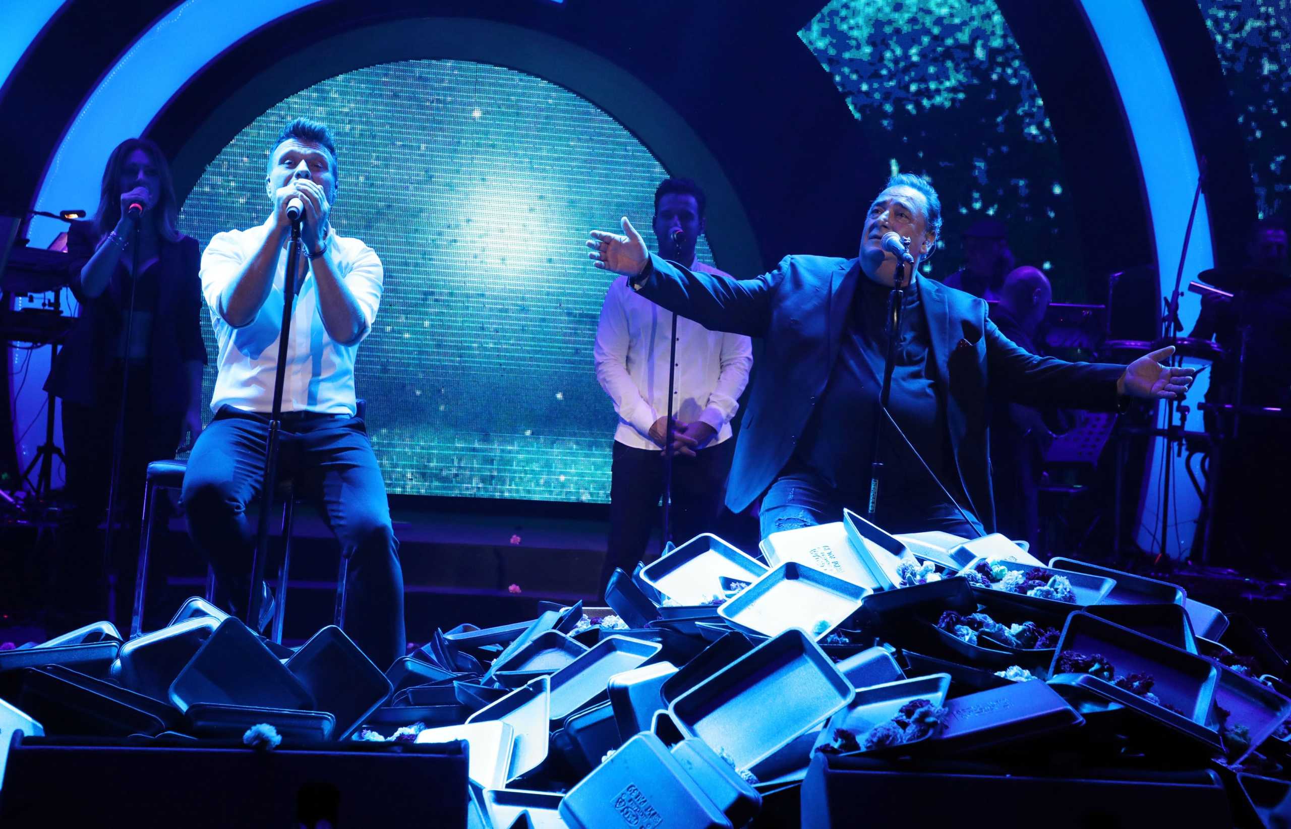 Βασίλης Καρράς – Γιάννης Πλούταρχος: Κλείνει πρόωρα το μαγαζί που τραγουδούν λόγω… κορονοϊού!