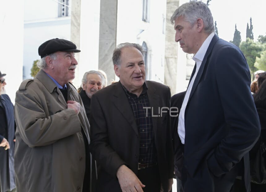 Θλίψη στην κηδεία της Άλκης Ζέη στο Α’ Νεκροταφείο