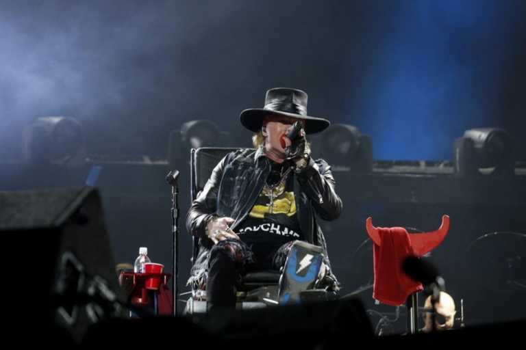 Οι Guns N’ Roses πωλούν T-shirts «Live N’ Let Die With COVID 45» για καλό σκοπό