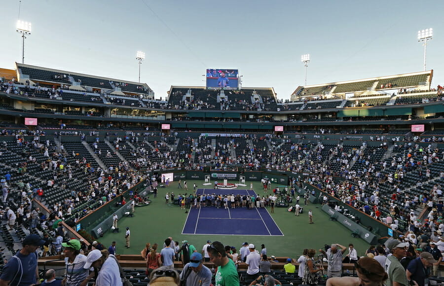 epa07446140 Dominic Thiem of Austria poses with the trophy after beating Roger Federer of Switzerland during the Finals at the BNP Paribas Open tennis tournament at the Indian Wells Tennis Garden in Indian Wells, California, USA, 17 March 2019.  EPA