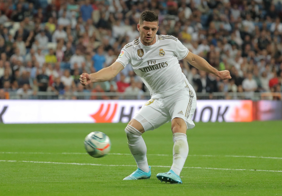 FILE PHOTO: Soccer Football - La Liga Santander - Real Madrid v Osasuna - Santiago Bernabeu, Madrid, Spain - September 25, 2019  Real Madrid's Luka Jovic shoots at goal            REUTERS