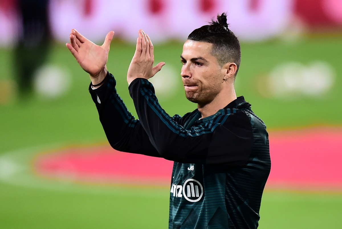 Soccer Football - Serie A - Juventus v Inter Milan - Allianz Stadium, Turin, Italy - March 8, 2020   Juventus' Cristiano Ronaldo applauds during the warm up as the match is played behind closed doors as the number of coronavirus cases grows around the world   REUTERS