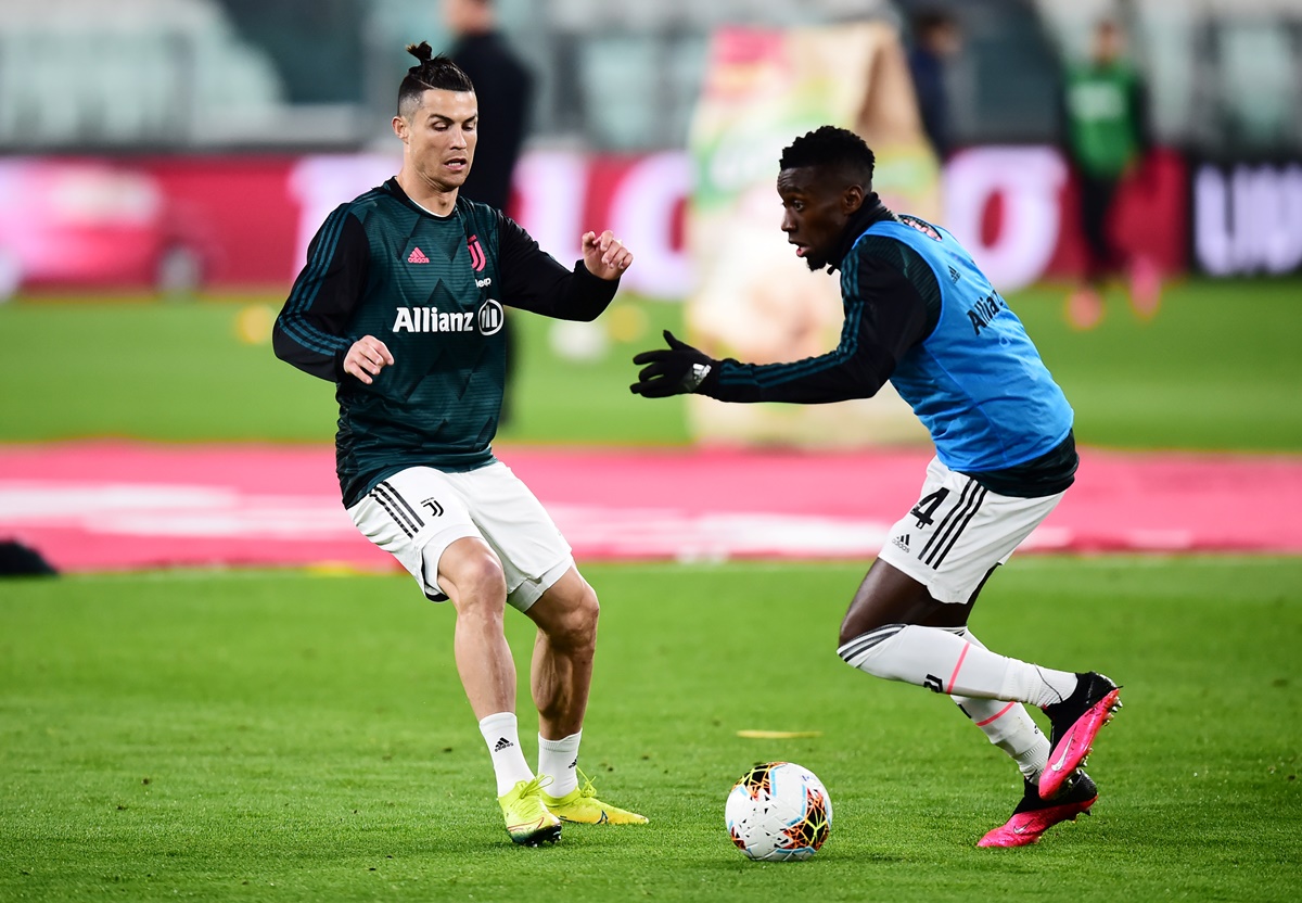 Soccer Football - Serie A - Juventus v Inter Milan - Allianz Stadium, Turin, Italy - March 8, 2020   Juventus' Cristiano Ronaldo and Blaise Matuidi during the warm up before the match    REUTERS