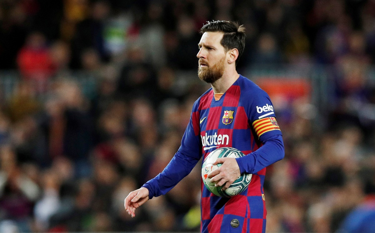FILE PHOTO: Soccer Football - La Liga Santander - FC Barcelona v Real Sociedad - Camp Nou, Barcelona, Spain - March 7, 2020  Barcelona's Lionel Messi prepares to take a penalty  REUTERS