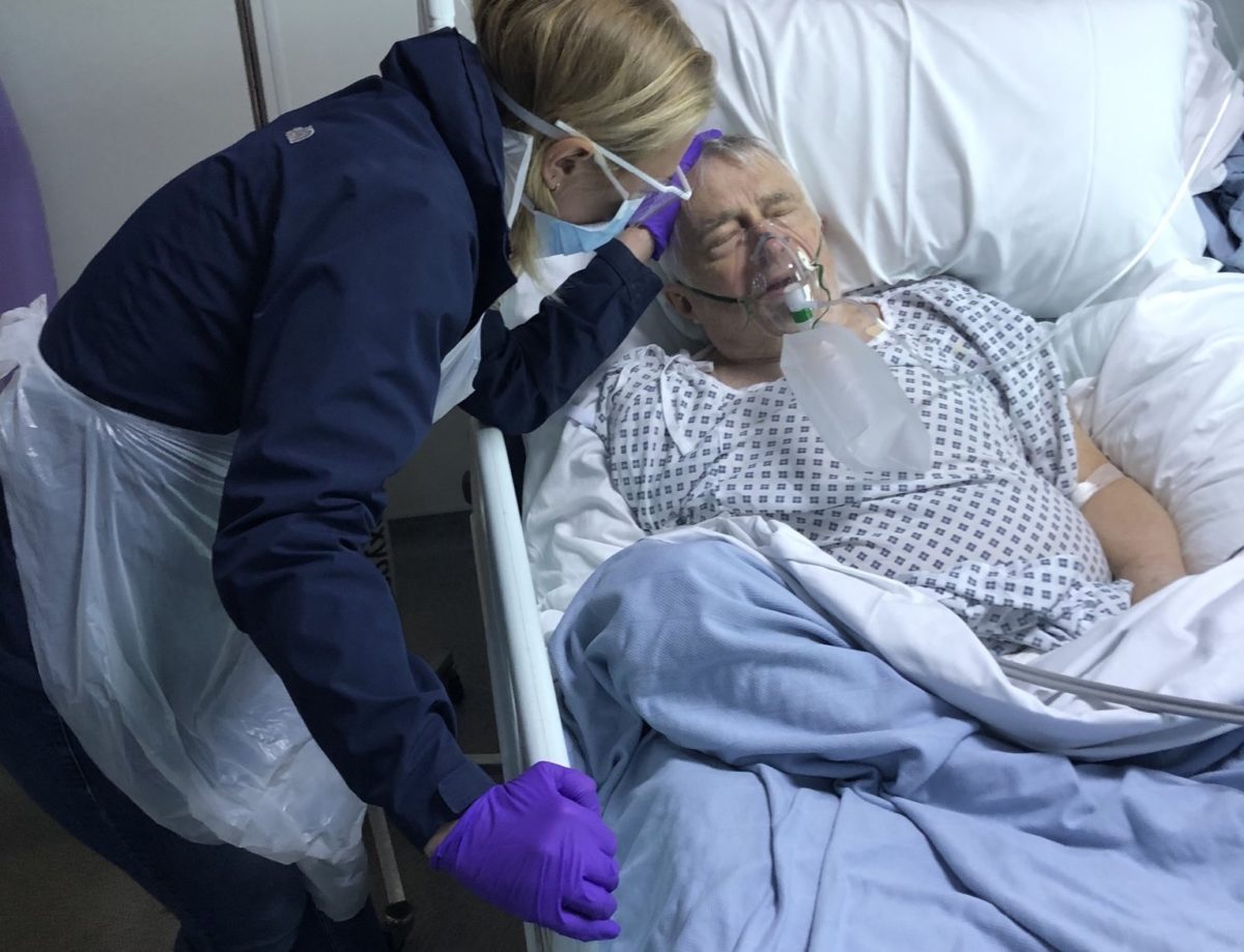 Συντετριμμένη η αγαπημένη ηθοποιός: «Ο κορονοϊός πήρε τον πατέρα μου»