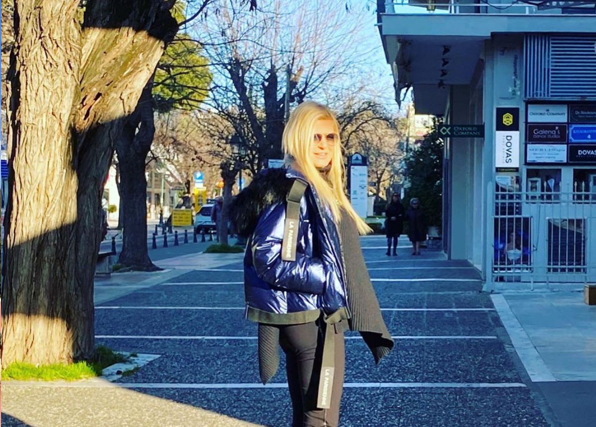 Βόλτα στην άδεια Κηφισιά για την Μαρίνα Πατούλη! [pic]