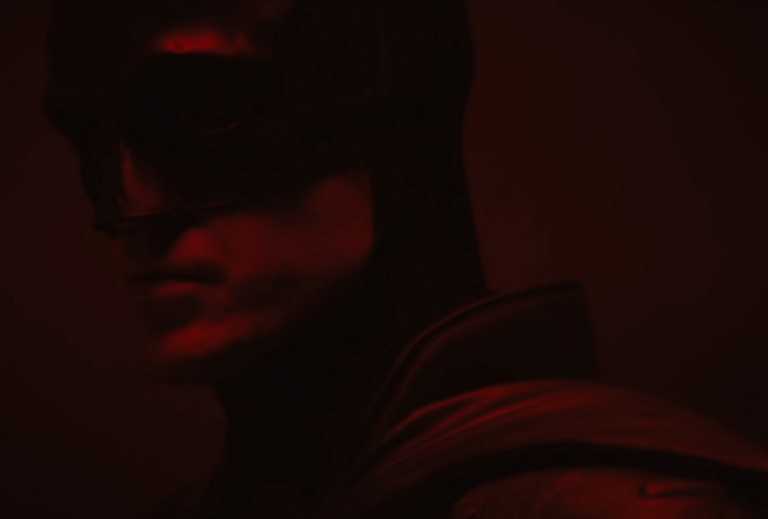 Ρόμπερτ Πάτινσον: Οι πρώτες εικόνες με το κοστούμι του Batman και του Batmobile