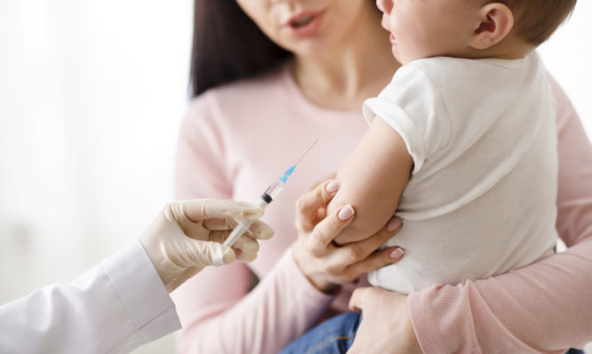 Κορονοϊός: Ποια εμβόλια πρέπει να κάνουν αμέσως τα μικρά παιδιά – Τι είπε ο Σ. Τσιόδρας