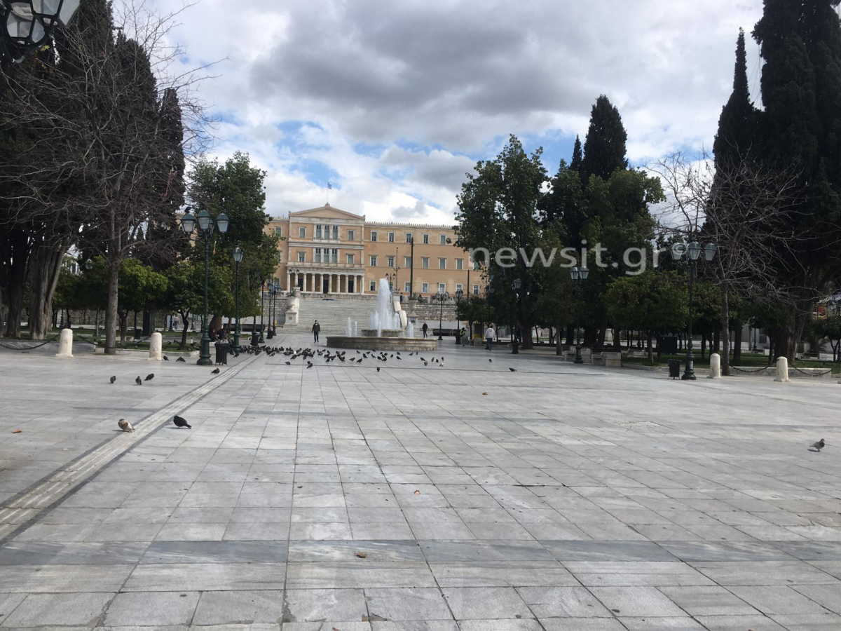 Αθήνα: Μια πρωτεύουσα «φάντασμα»! Απίστευτες εικόνες