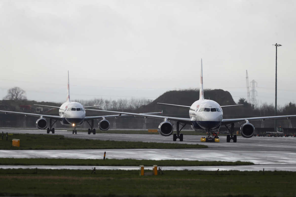 Απαγόρευση πτήσεων και από την Ολλανδία – Σκέψεις για κλείσιμο των αεροδρομίων
