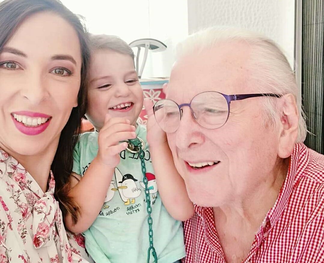 Αλίκη Κατσαβού: Έτσι μίλησε στον 3,5 ετών Φοίβο για τον θάνατο του Κώστα Βούτσα