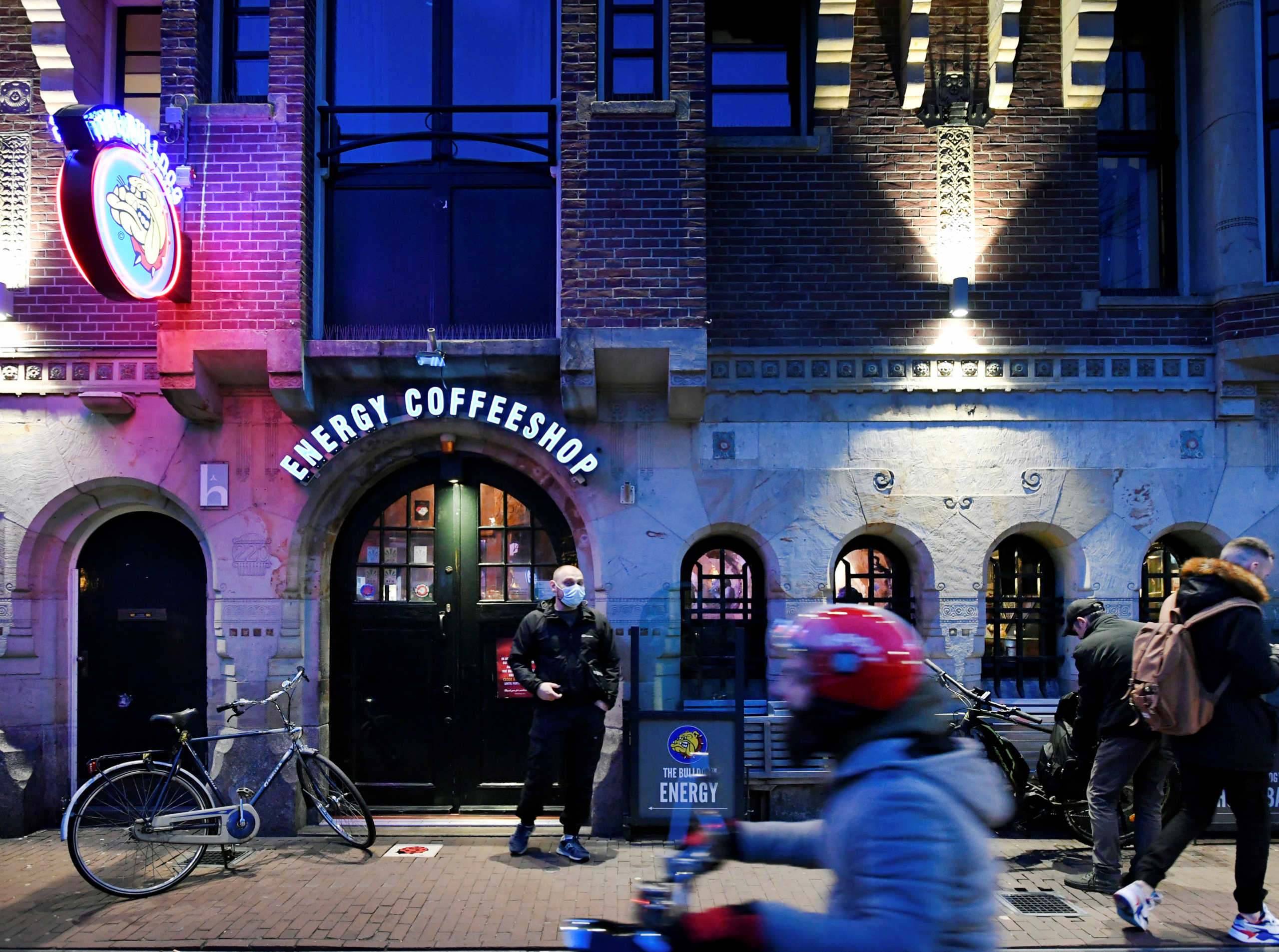 A coffeeshop in Amsterdam's "Red Light" district closes its doors in response to a rapidly expanding coronavirus outbreak, in Amsterdam, Netherlands, March 15, 2020. REUTERS
