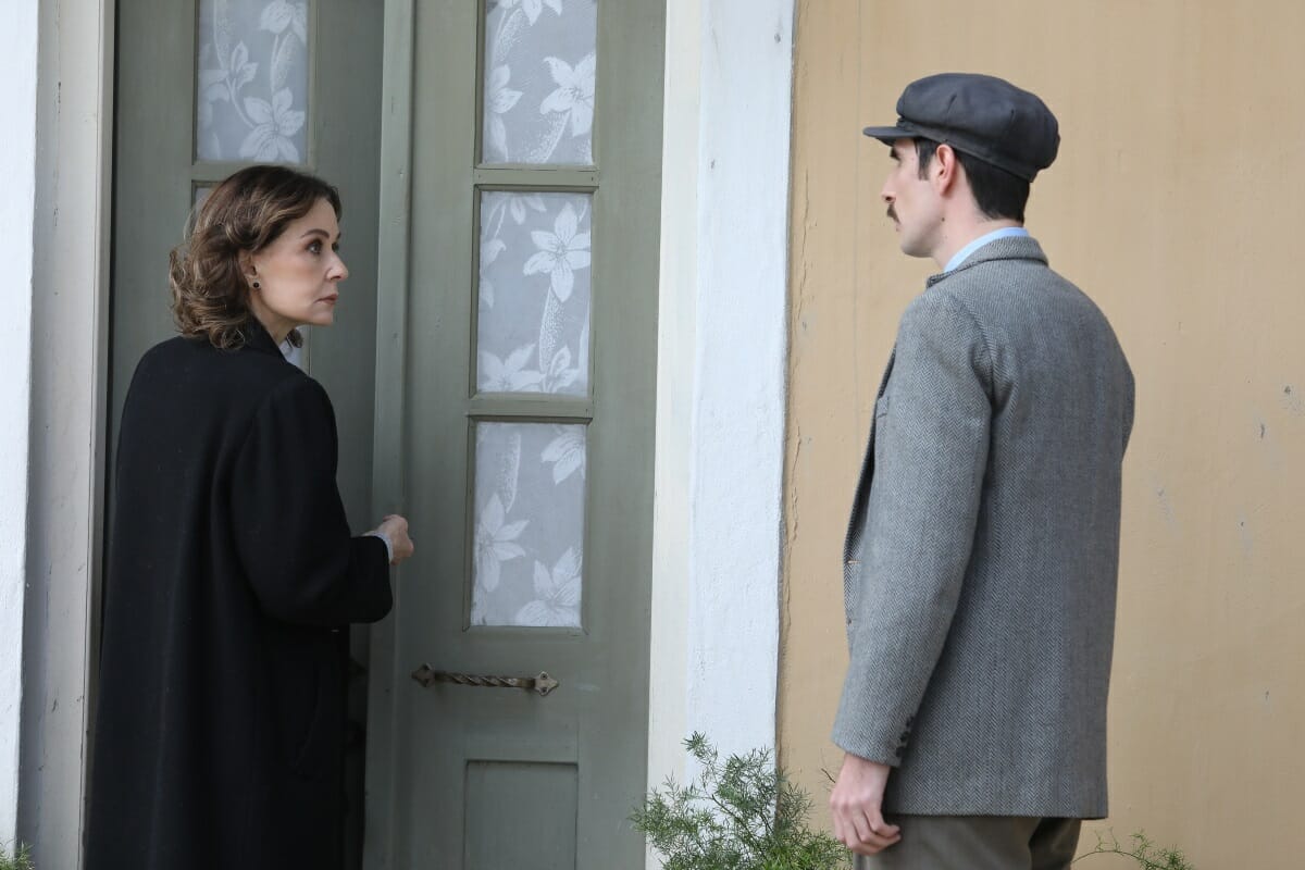 Η Ανέτ αντιμέτωπη με το σκληρό πρόσωπο του Μελέτη στις Άγριες Μέλισσες! Μια δυσάρεστη έκπληξη περιμένει την Ασημίνα…