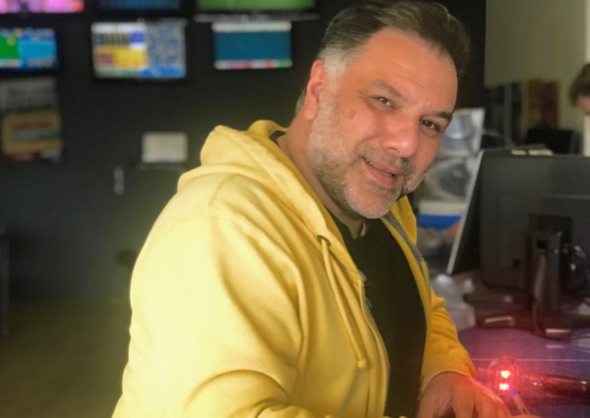 Γρηγόρης Αρναούτογλου: Το viral τραγούδι που έγραψε για τον κορονοϊό και τραγουδάει μαζί με την σύντροφό του!