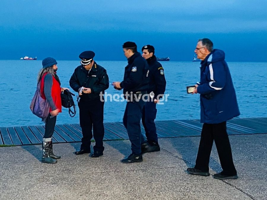 Απαγόρευση κυκλοφορίας: Η στιγμή των ελέγχων στη Θεσσαλονίκη! Στους δρόμους η αστυνομία (Βίντεο)