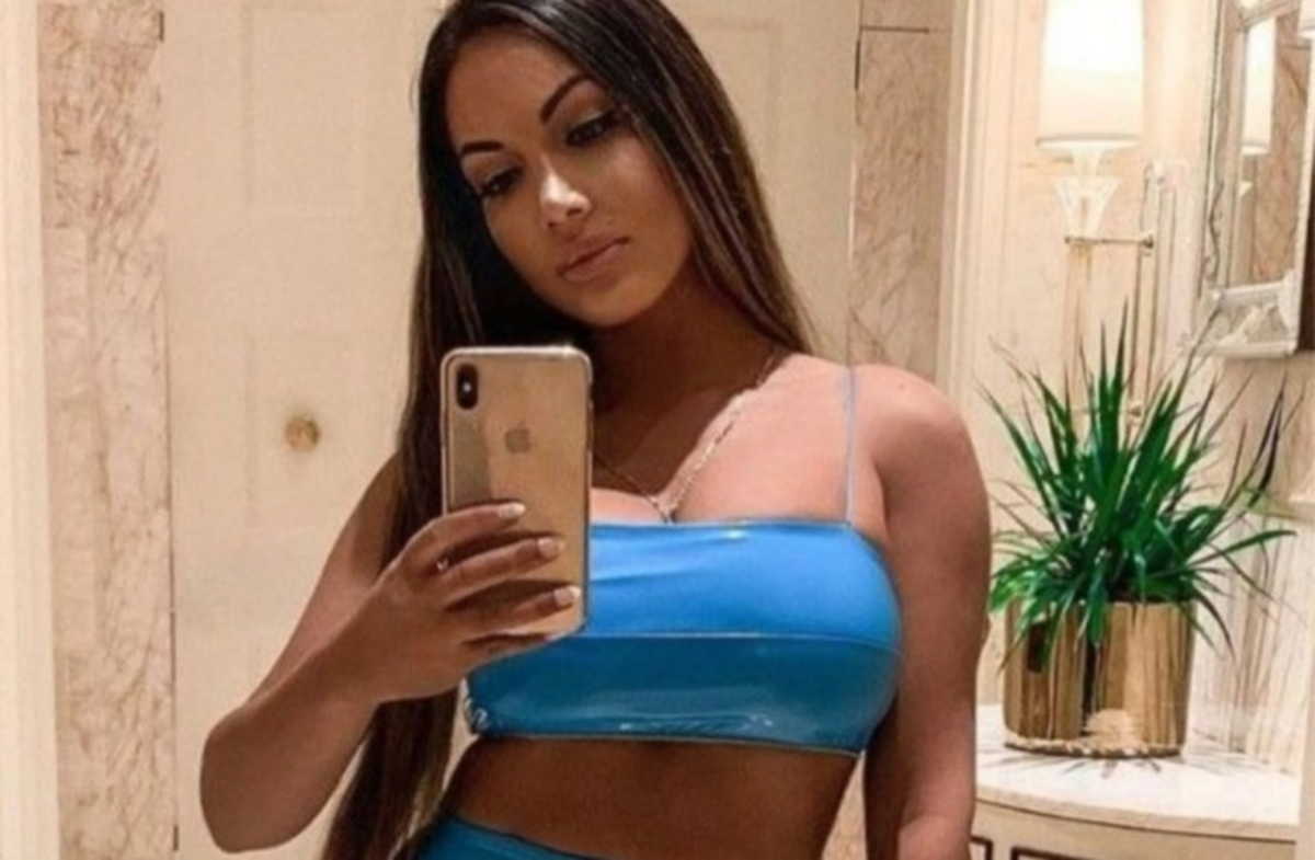 Η σέξι Λατίνα που βάζει “φωτιές” στο Instagram