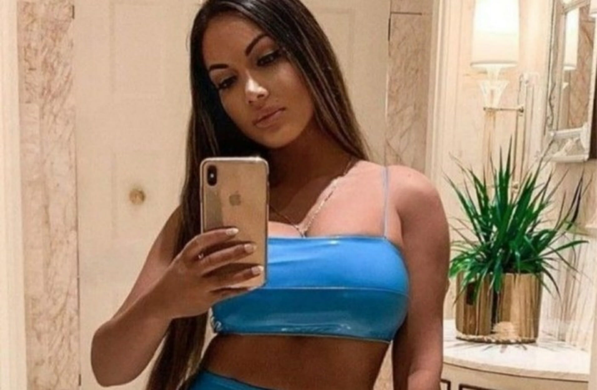 Η σέξι Λατίνα που βάζει “φωτιές” στο Instagram