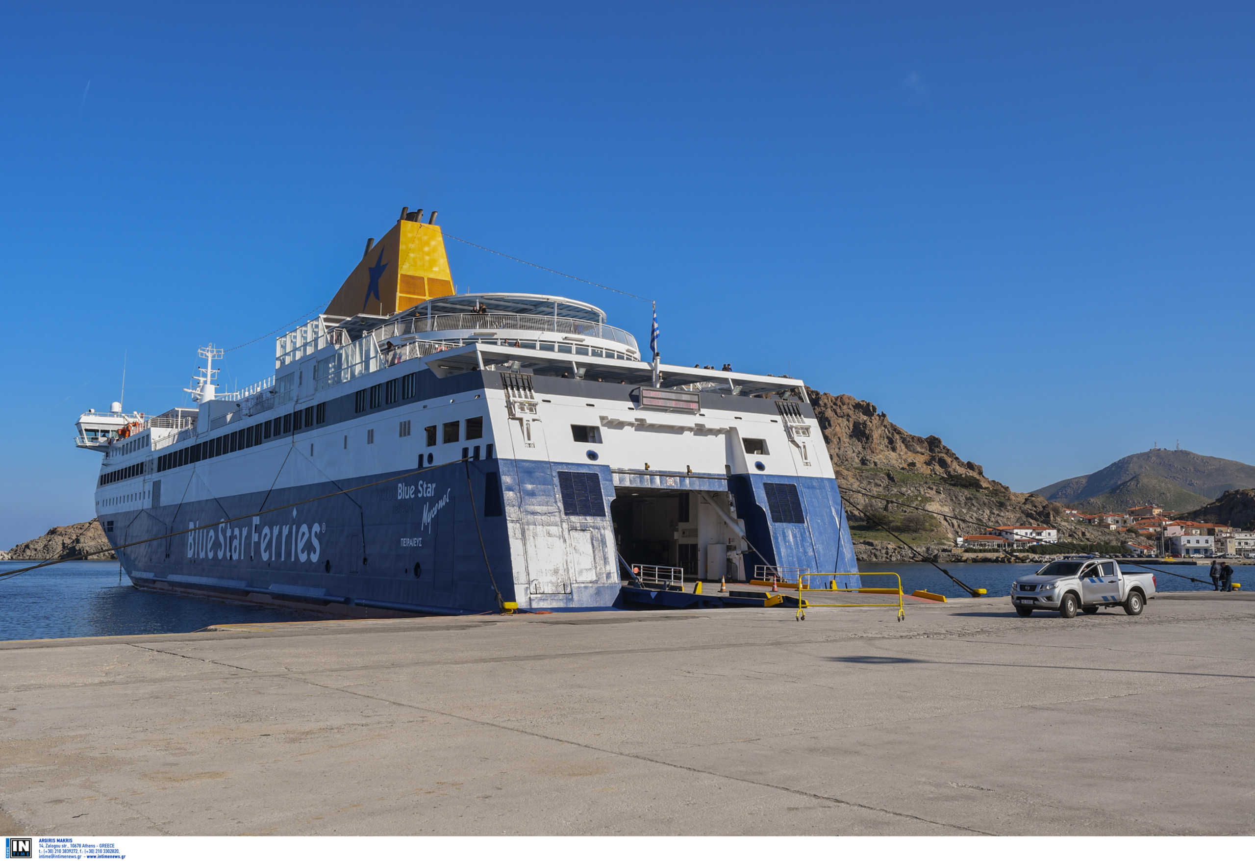 Κάσος: Προσέκρουσε στο λιμάνι το Blue Star Patmos