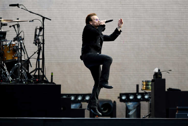 Ποίημα για την Ουκρανία έγραψε ο Bono – Το απήγγειλε η Νάνσι Πελόζι σε γεύμα