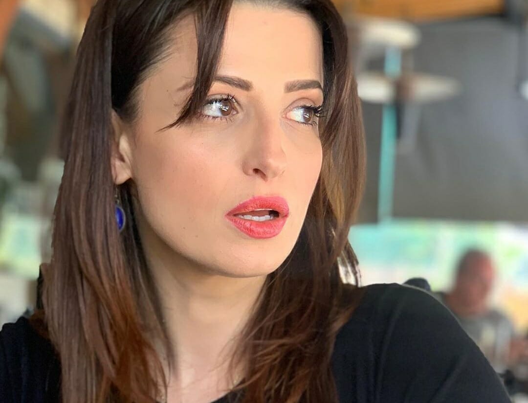 Βραδινή έξοδος, χωρίς ίχνος μακιγιάζ για την πρωταγωνίστρια του “Τατουάζ”