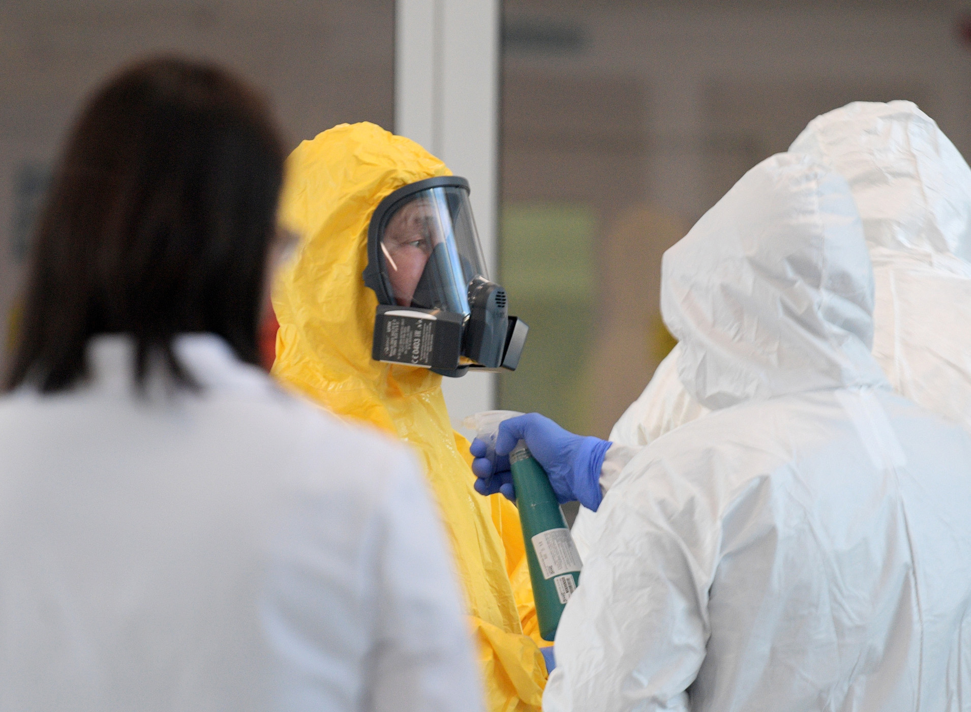 Russian President Vladimir Putin wearing protective gear visits a hospital for patients infected with coronavirus disease (COVID-19) on the outskirts of Moscow, Russia March 24, 2020. Sputnik