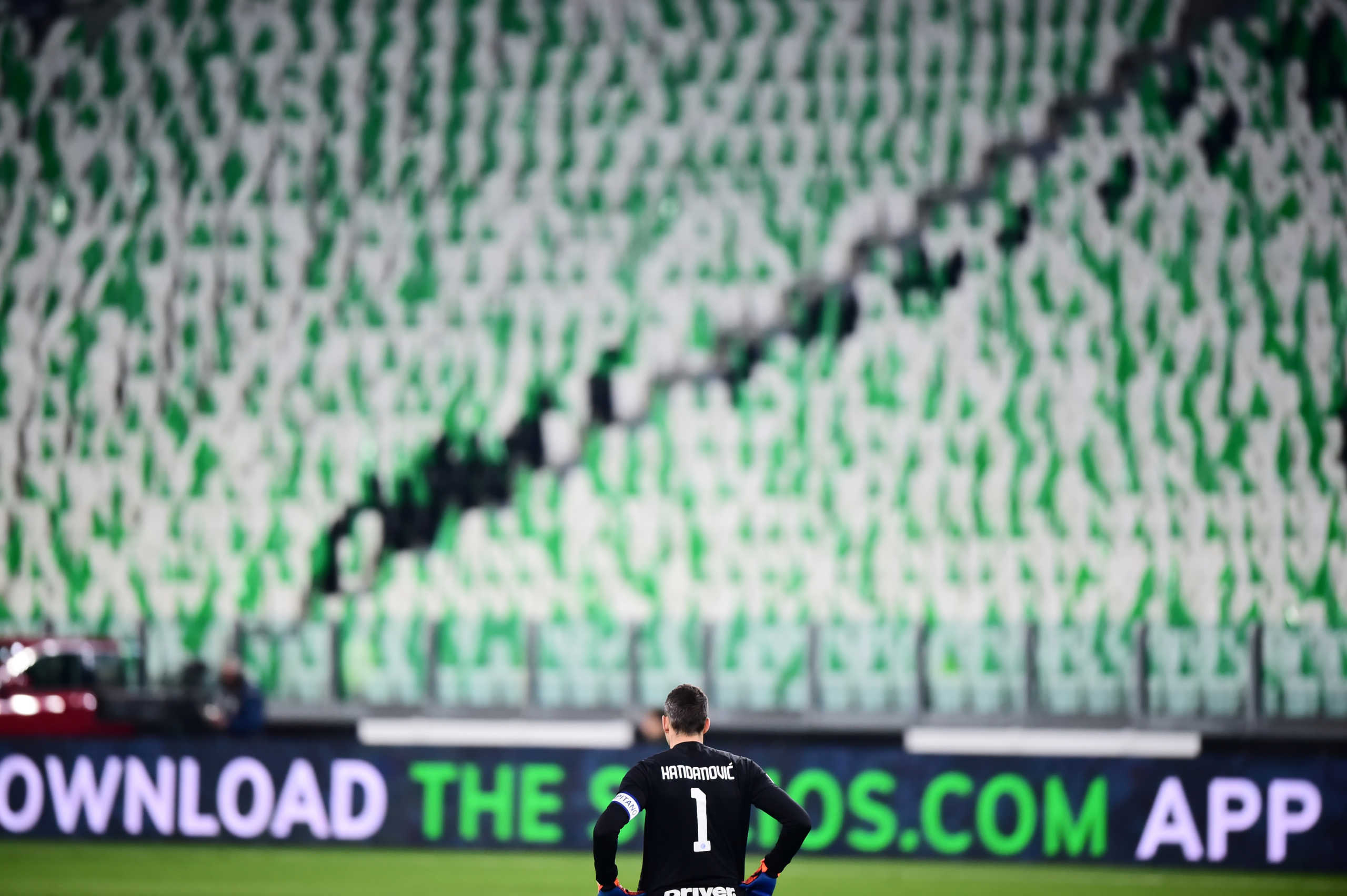 Soccer Football - Serie A - Juventus v Inter Milan - Allianz Stadium, Turin, Italy - March 8, 2020   Inter Milan's Samir Handanovic as the match is played behind closed doors as the number of coronavirus cases grows around the world   REUTERS