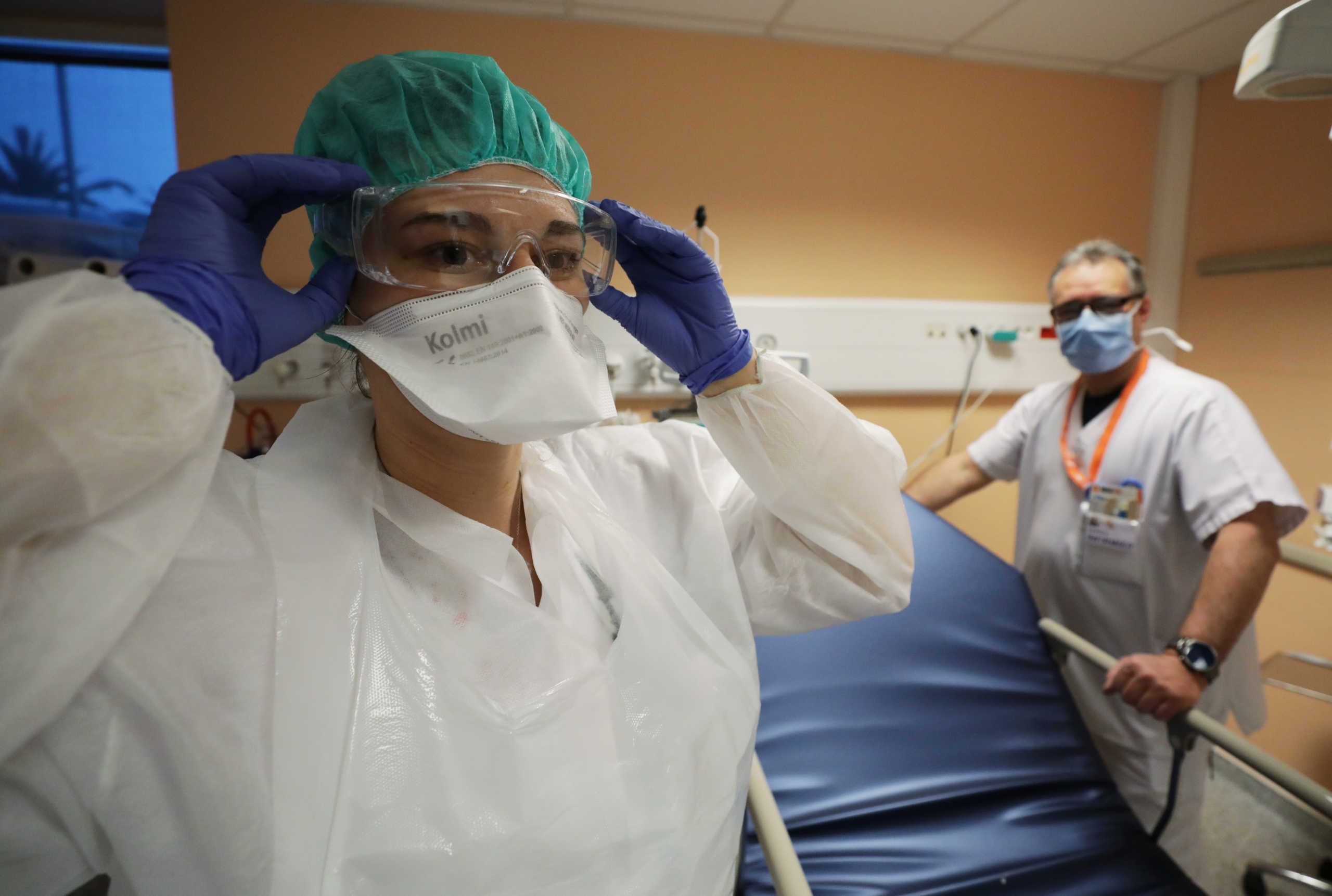 Κορονοϊός: Ευπαθείς ομάδες και απομόνωση επαφών στο σπίτι