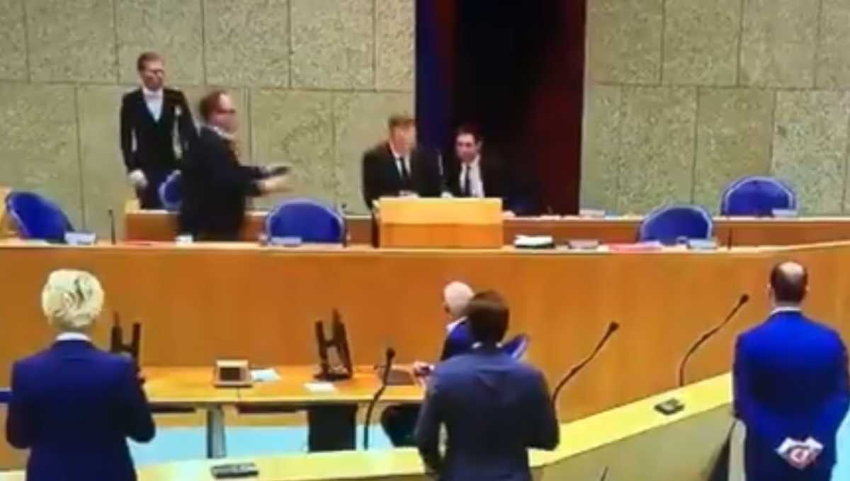 Κορονοϊός: Κατέρρευσε ο Ολλανδός υπ. Υγείας την ώρα συζήτησης για τον κορονοϊό στο κοινοβούλιο – Δείτε τι συνέβη