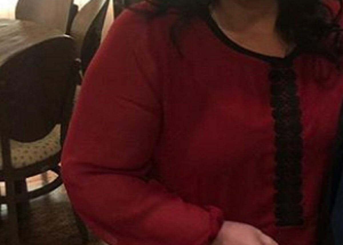 «Έφαγα το ξύλο της χρονιάς μου τότε! Με είδε ο θείος μου να περπατώ χέρι – χέρι με ένα αγόρι»