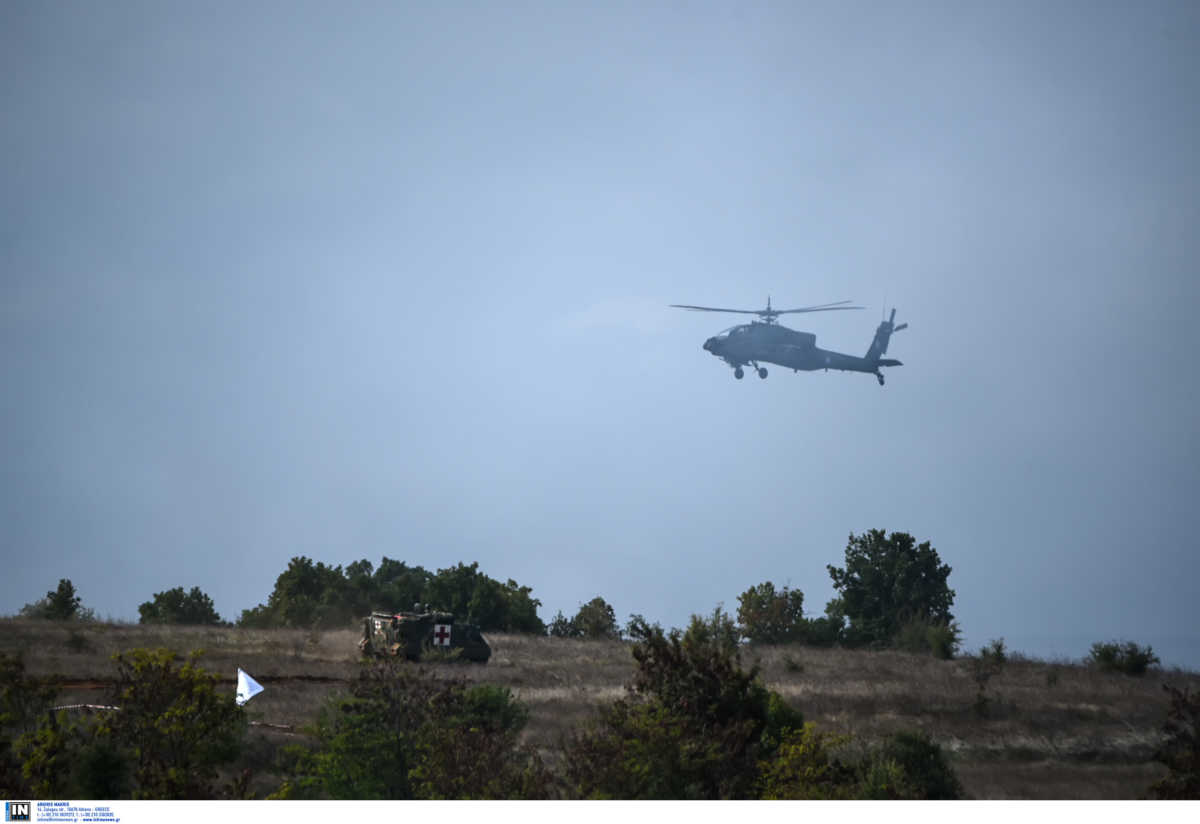 Έβρος: Η στιγμή που τουρκικό ελικόπτερο καταγράφει τη διάταξη των ελληνικών δυνάμεων στα σύνορα! (Βίντεο)