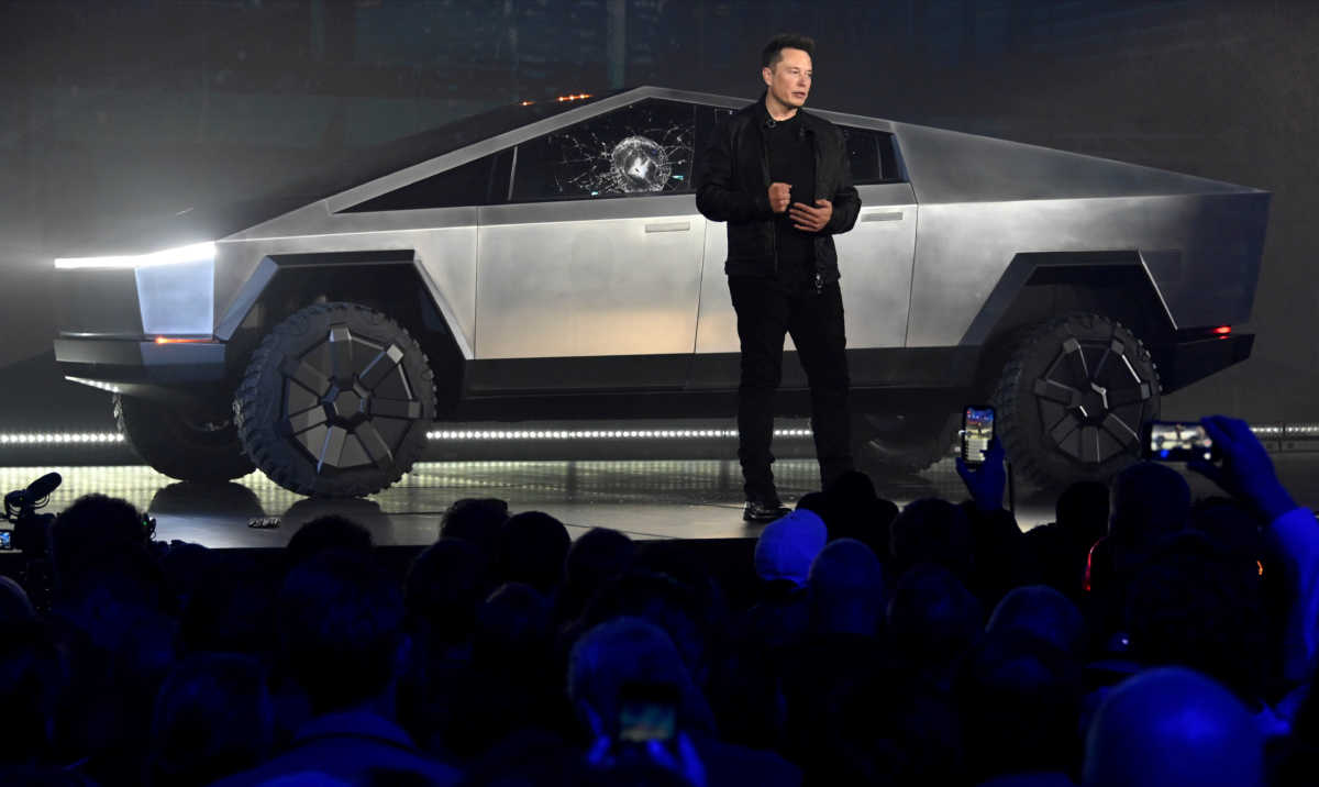 Κορονοϊός: Η εταιρία του επικεφαλής της Tesla, Έλον Μασκ θα κατασκευάσει αναπνευστήρες