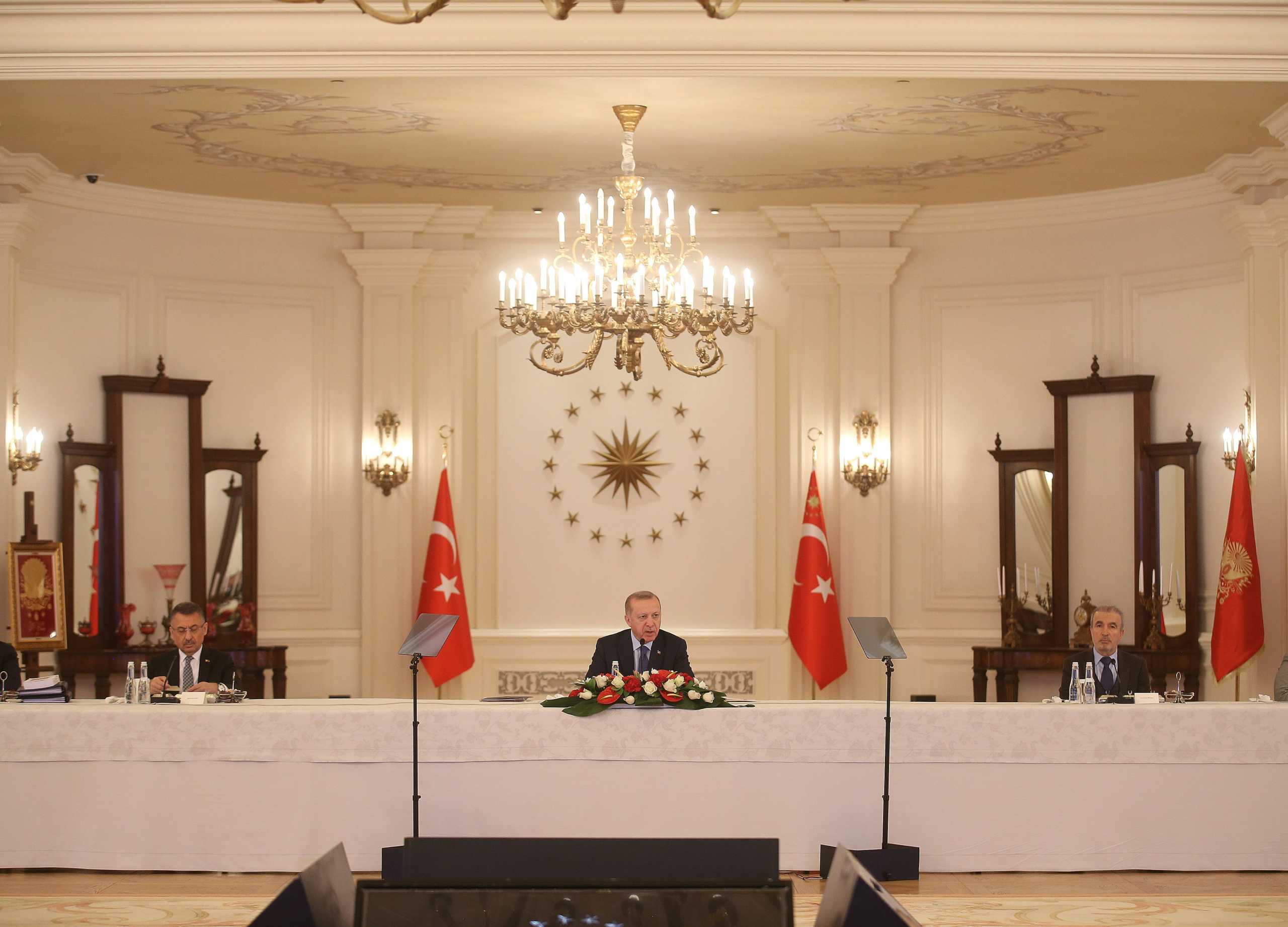 Turkish President Tayyip Erdogan chairs a meeting with ministers, bankers and business leaders to discuss dealing with coronavirus disease (COVID-19), in Ankara, Turkey, March 18, 2020. Presidential Press Office