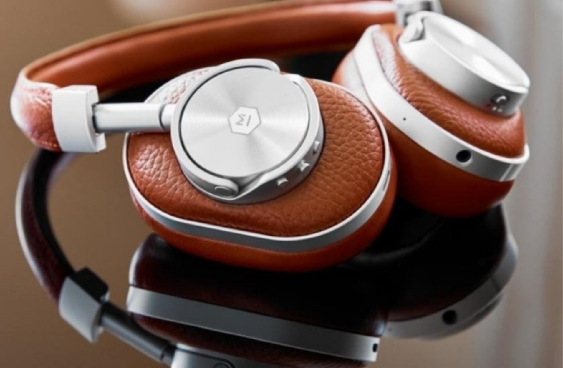 Η κορυφαία εταιρεία ήχου Master & Dynamic προσφέρει έκπτωση 50% σε όλα της τα προϊόντα!