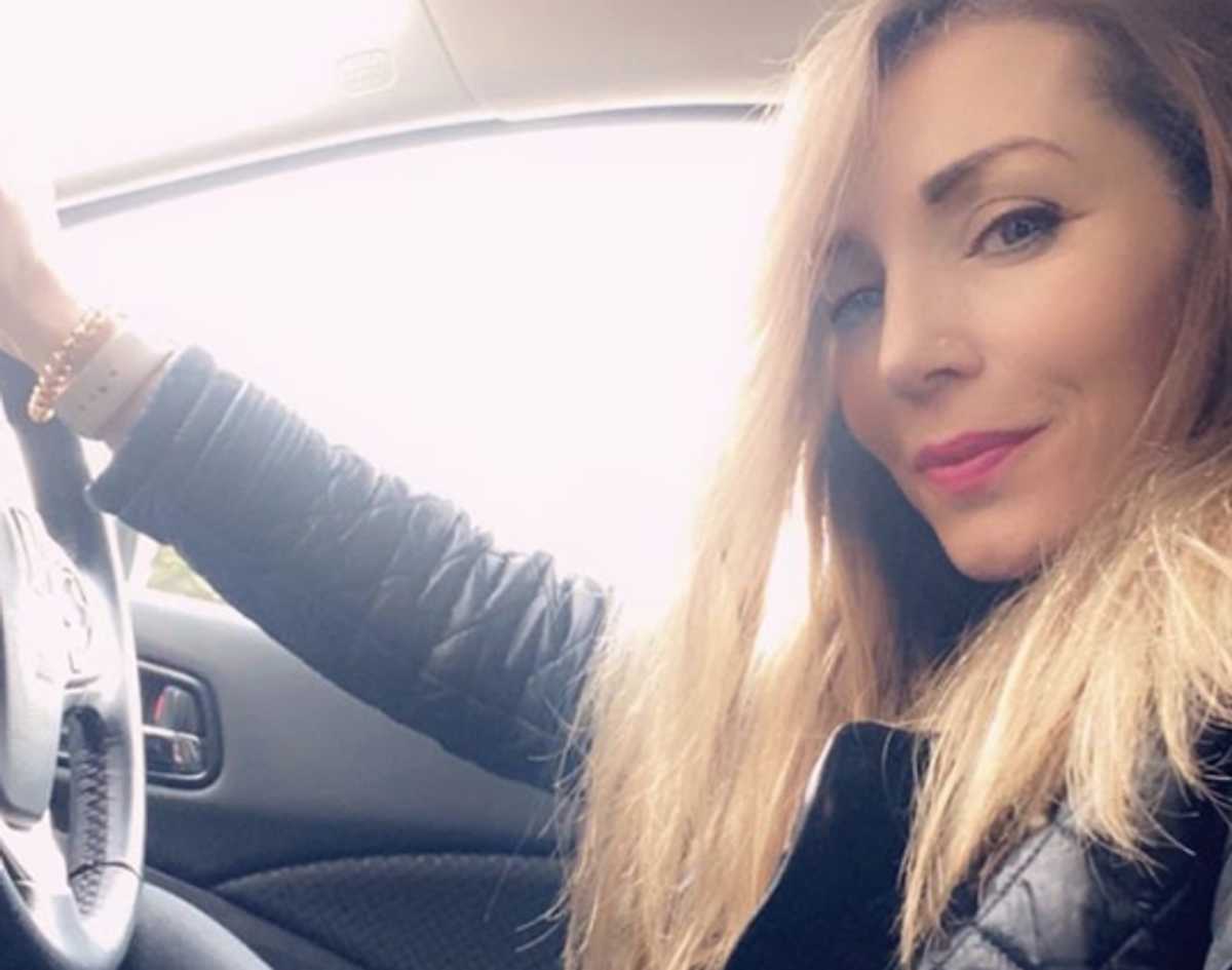 Μένουμε σπίτι: Η καλλίγραμμη Εύα Γαλάνη κάνει γυμναστική με τα τρία της παιδιά