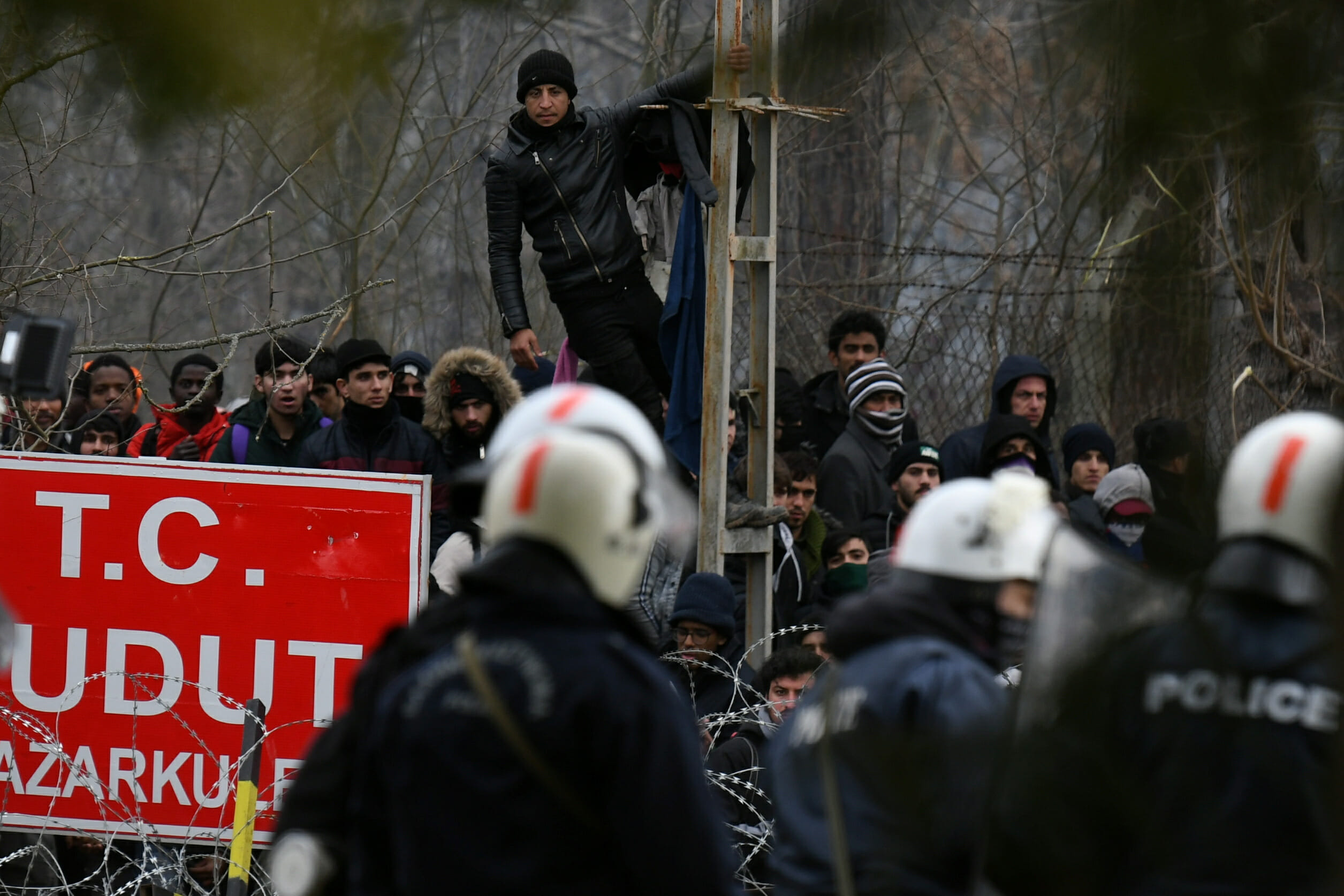 Η Τουρκία στέλνει 1.000 κομάντο της αστυνομίας στον Έβρο!