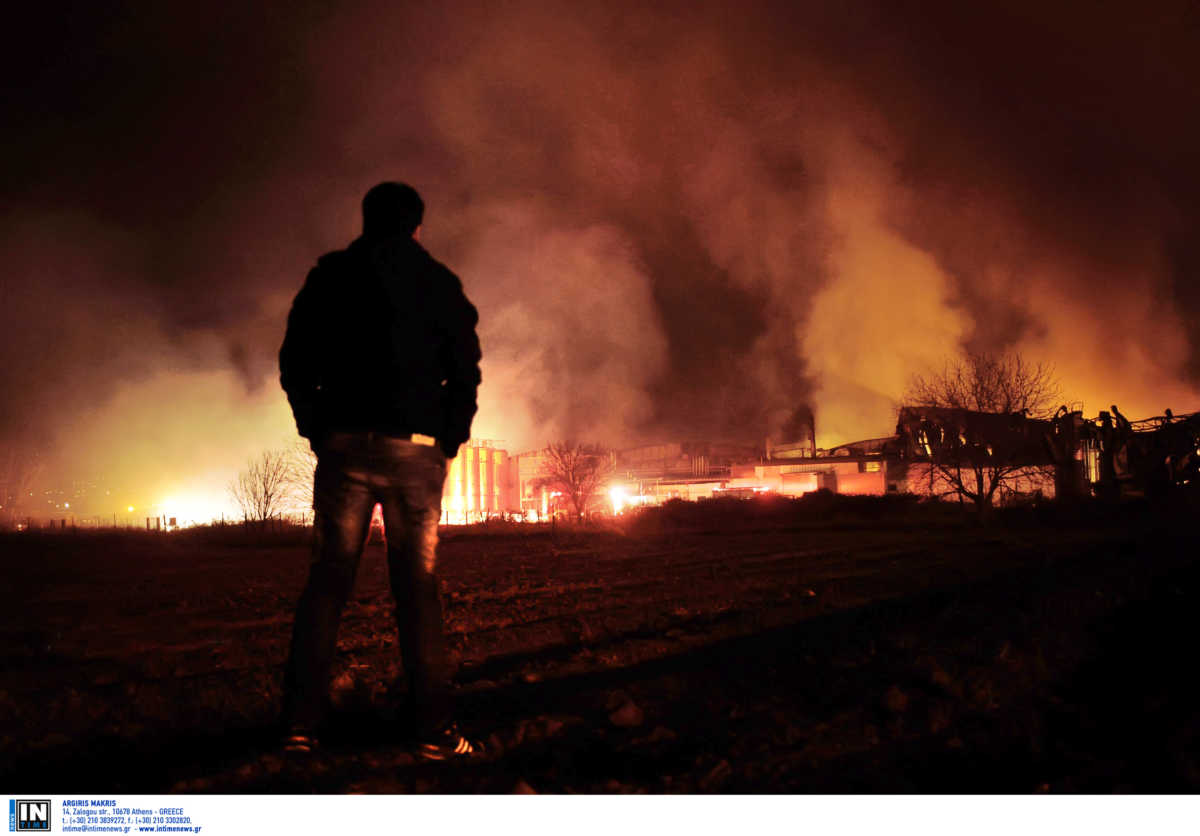 Αργολίδα: Εικόνες που προκαλούν δέος από τη μεγάλη φωτιά σε χωματερή (Βίντεο)