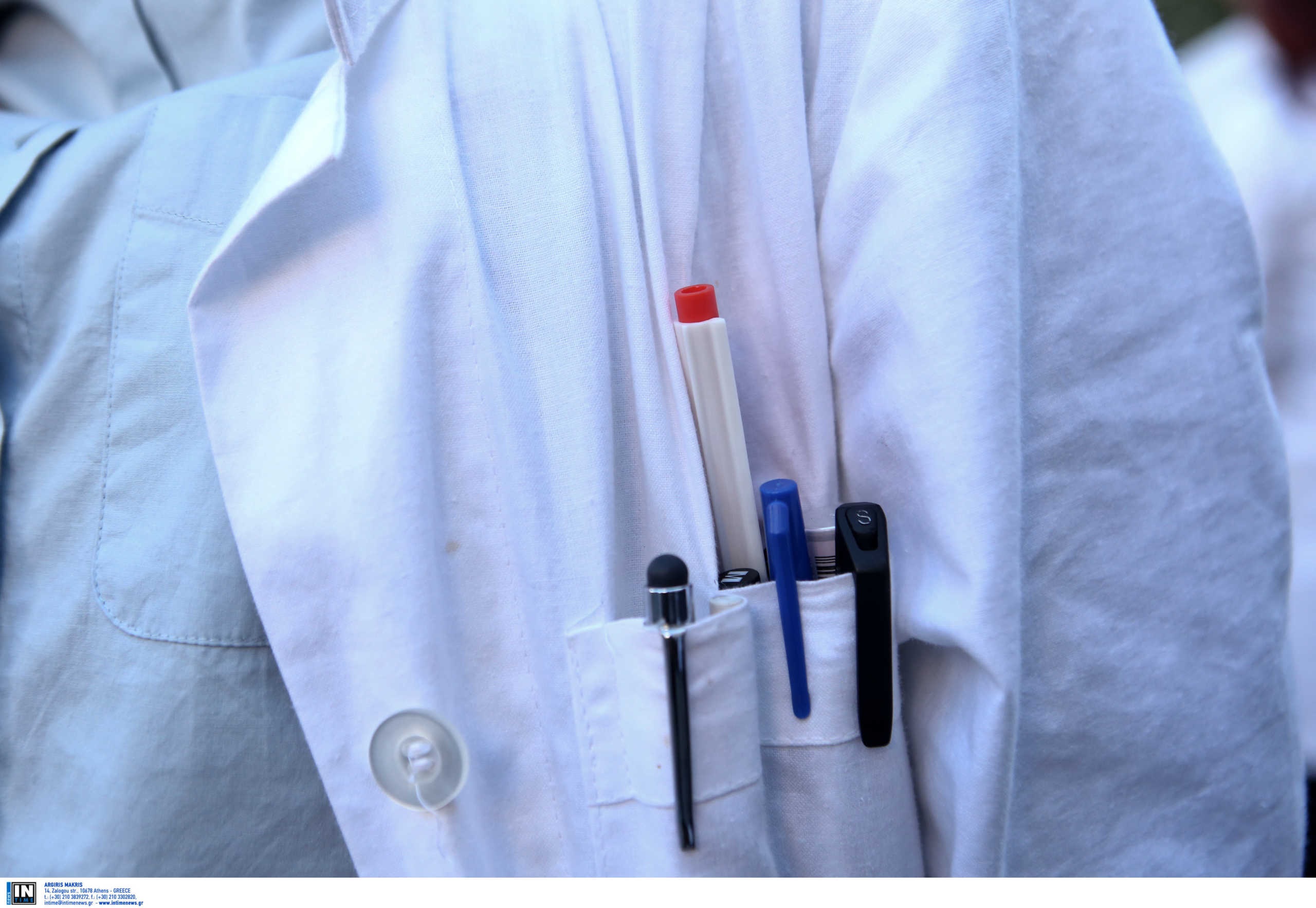 Κορονοϊός: Καταγγελίες για ανευθυνότητα γιατρού στην Πρέβεζα! Το μεγάλο λάθος που του χρεώνουν