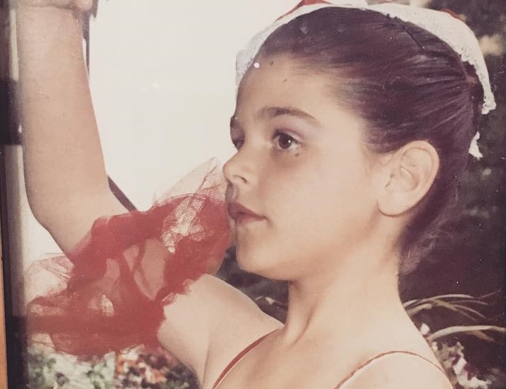 Το κοριτσάκι της φωτογραφίας σήμερα είναι γνωστή Ελληνίδα ηθοποιός! Την αναγνωρίζετε;