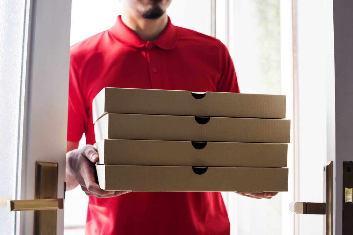 Κορονοϊός: Πώς παραγγέλνουμε delivery φαγητού αυτή την περίοδο – Καίριες λεπτομέρειες για την ασφάλεια όλων των πλευρών