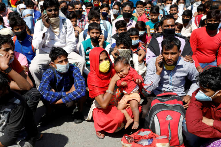 Ινδία: 15.000 άνθρωποι σε καραντίνα μετά από επαφή με γκουρού που πέθανε από κορονοϊό