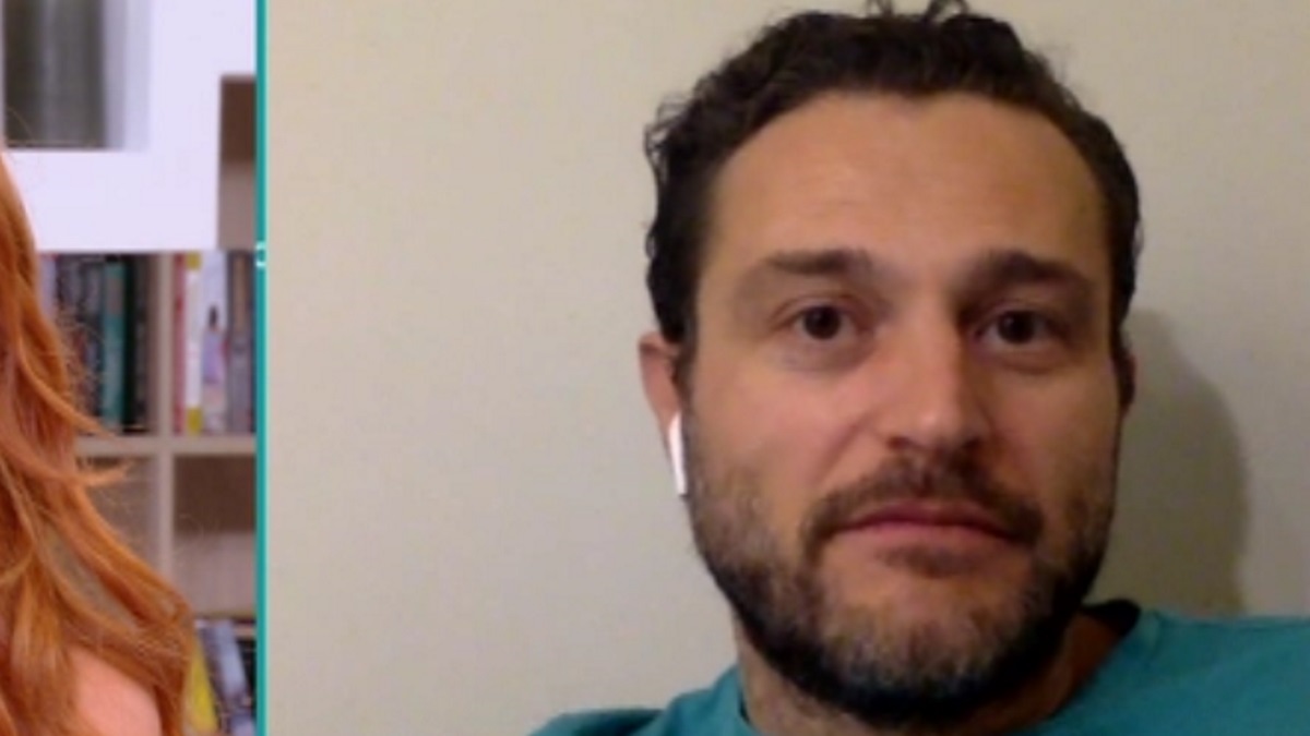 Ο Γιώργος Καραμίχος στέλνει μήνυμα από το Λος Άντζελες: “Mαμά, μπαμπά αν με βλέπετε…”